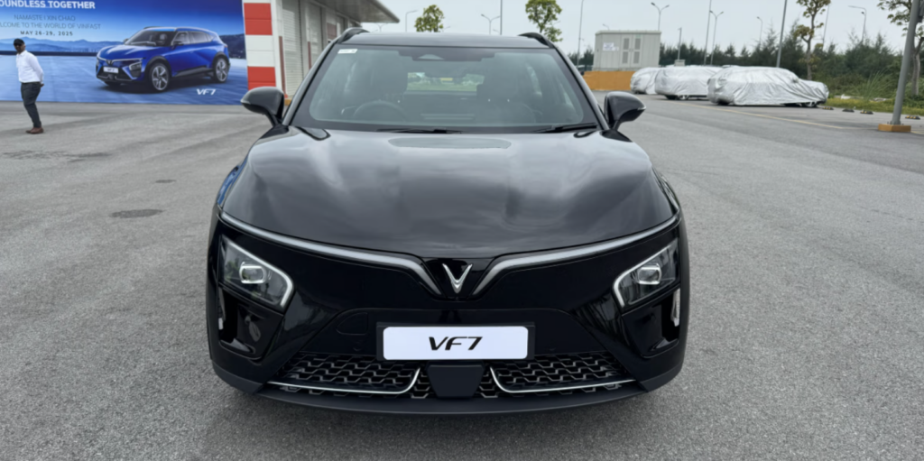 VinFast की भारत में धमाकेदार एंट्री, ₹25 लाख की EV कार ने Creta को दी कड़ी टक्कर!